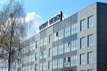 Eingangsbereich des Gerry Weber-Stammsitzes in Halle