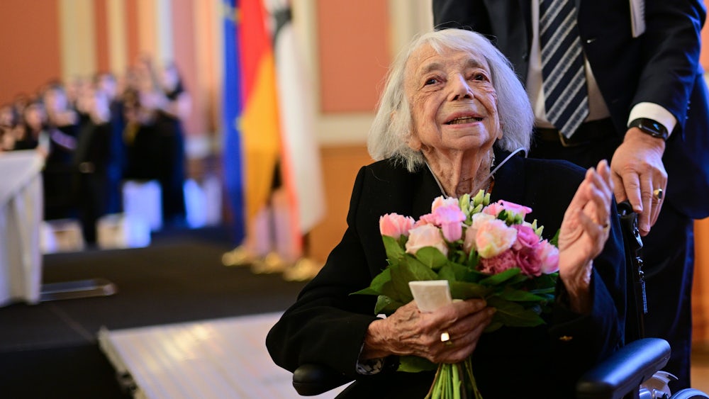 Porträt von Margot Friedländer mit nachdenklichem Blick