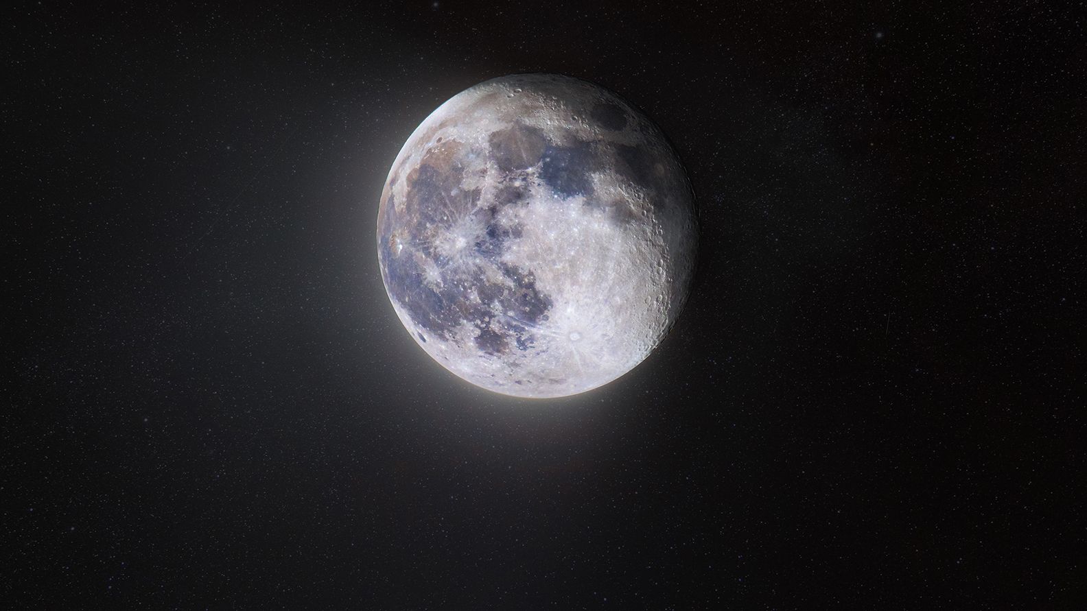 Vollmond Mai 2025 über einer blühenden Landschaft