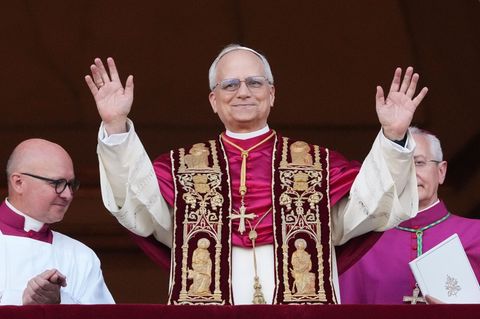 Papst im Vatikan - gehalt papst