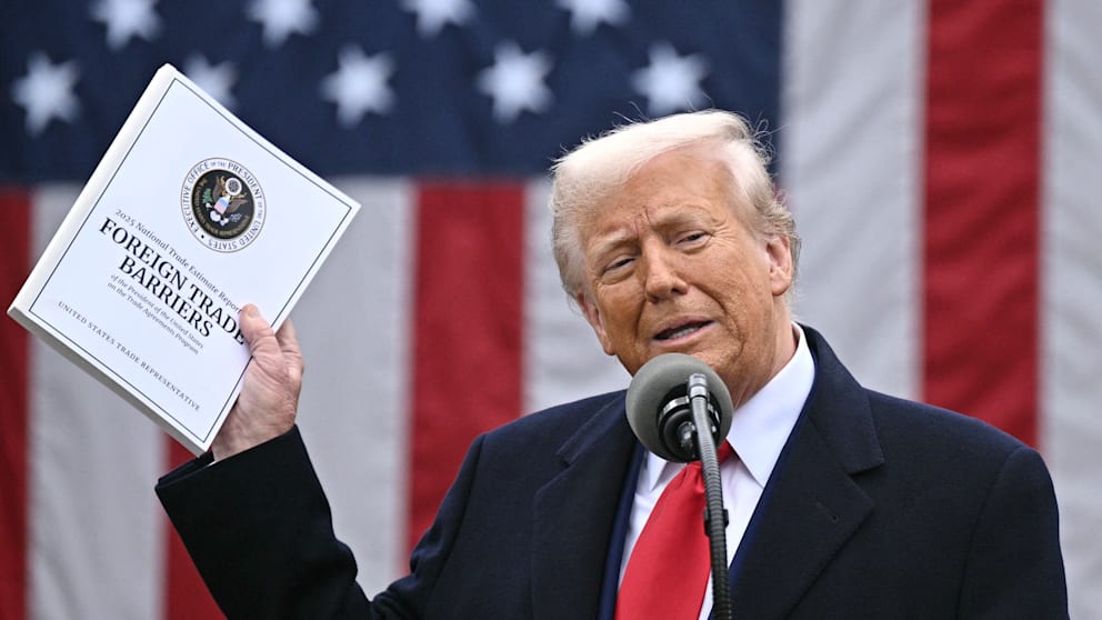 Donald Trump USA spricht bei einer Pressekonferenz