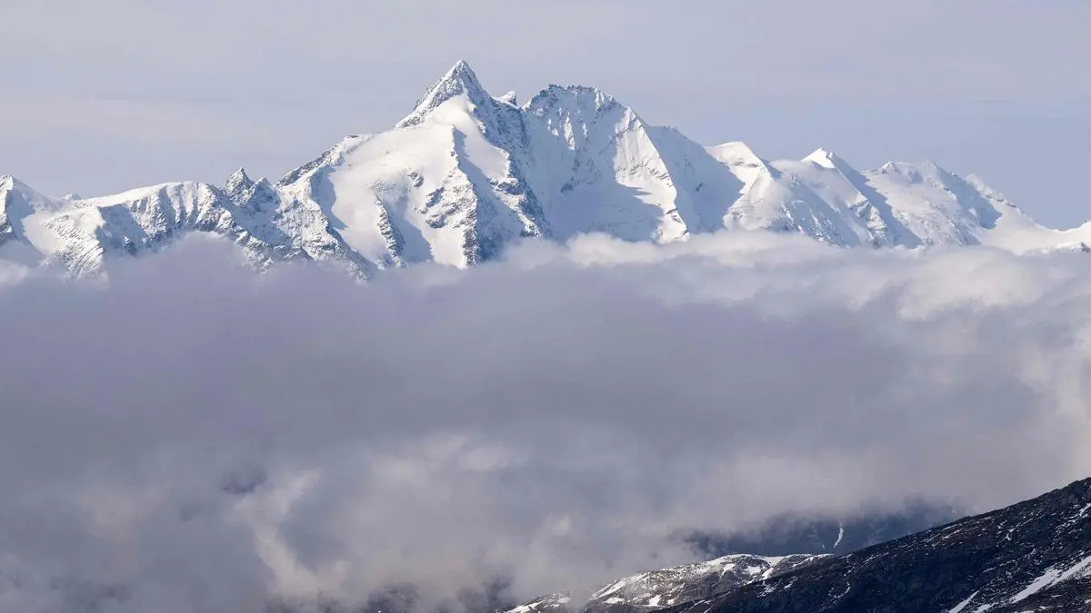 Großglockner mit Neuschnee im Mai
