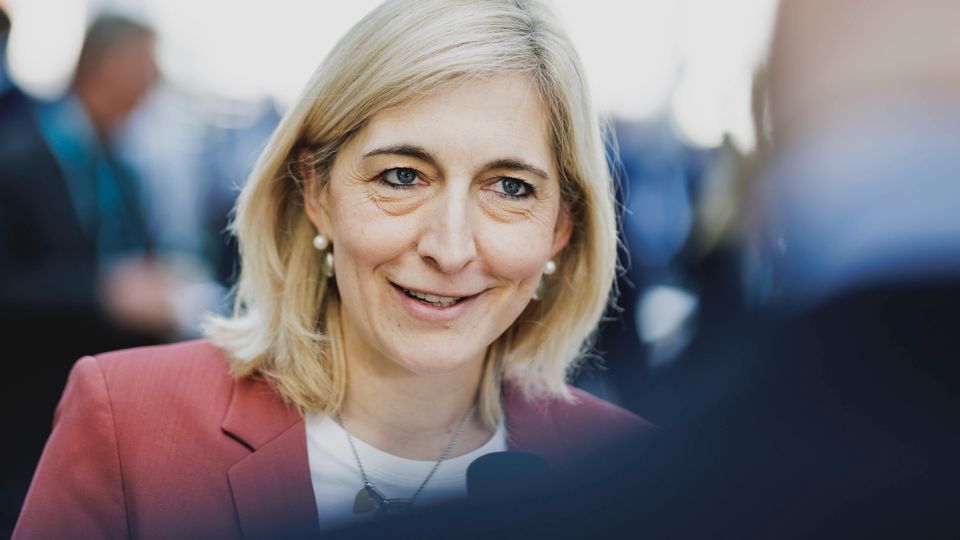 Nina Warken, neue Gesundheitsministerin bei ihrer ersten Pressekonferenz