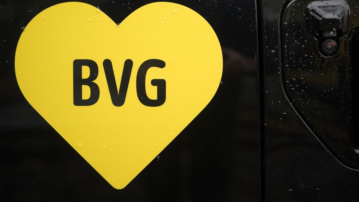 BVG Logo und Berliner Nahverkehr