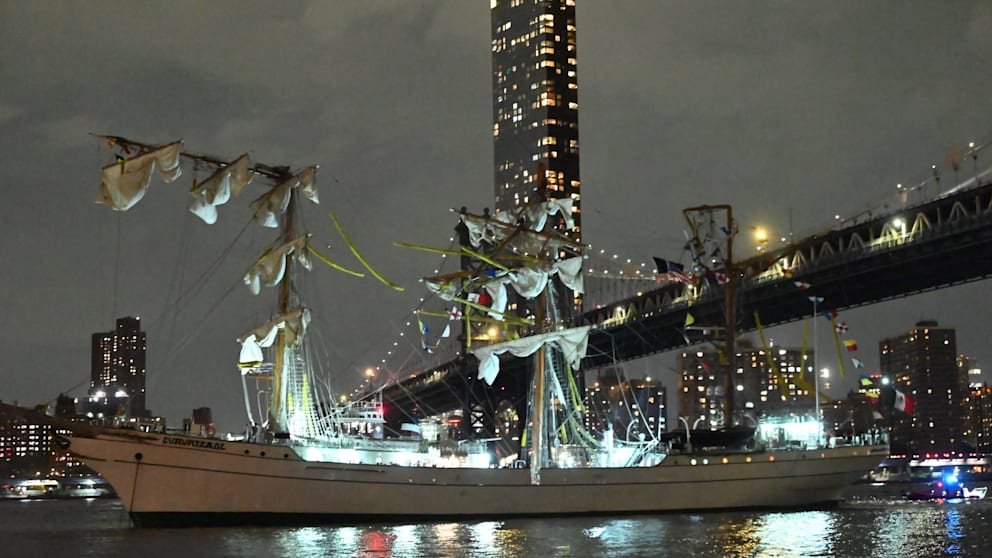 Segelschiff rammt Brooklyn Bridge in New York – die Auswirkungen des Unfalls