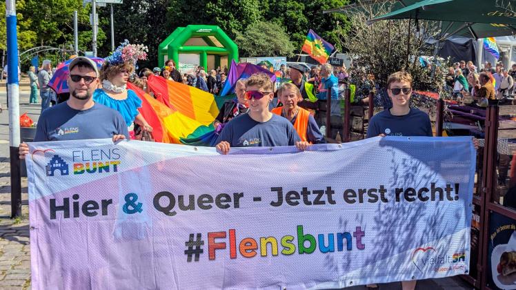 Bunte Parade beim CSD Flensburg 2025