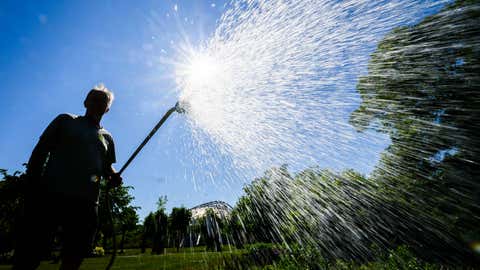 Frankfurt Skyline bei sonnigem Wetter – Symbolbild für Wetter Frankfurt