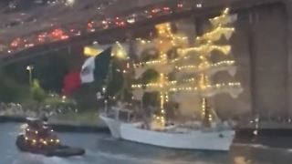 Blick auf die griechische Insel Euböa nach den Erdbeben
