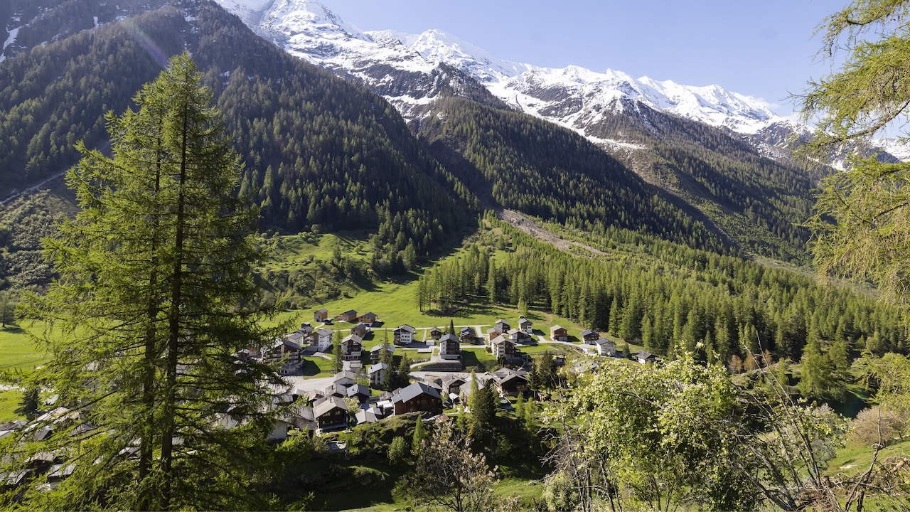 Blick auf Blatten Lötschental während der Bergsturz-Gefahr