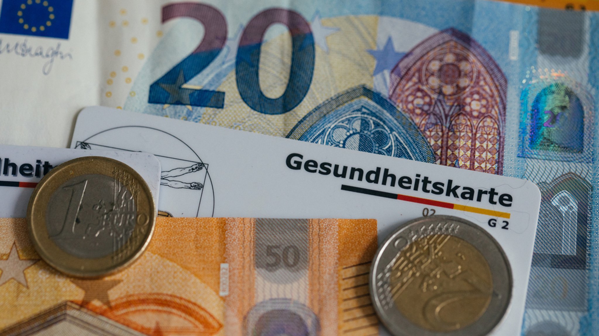 Nina Warken spricht als Bundesgesundheitsministerin auf einer Pressekonferenz – Fokus auf Gesundheitspolitik