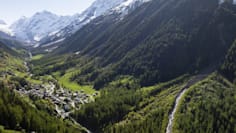 Lötschental im Wallis – Blick auf Gletscher und Tal