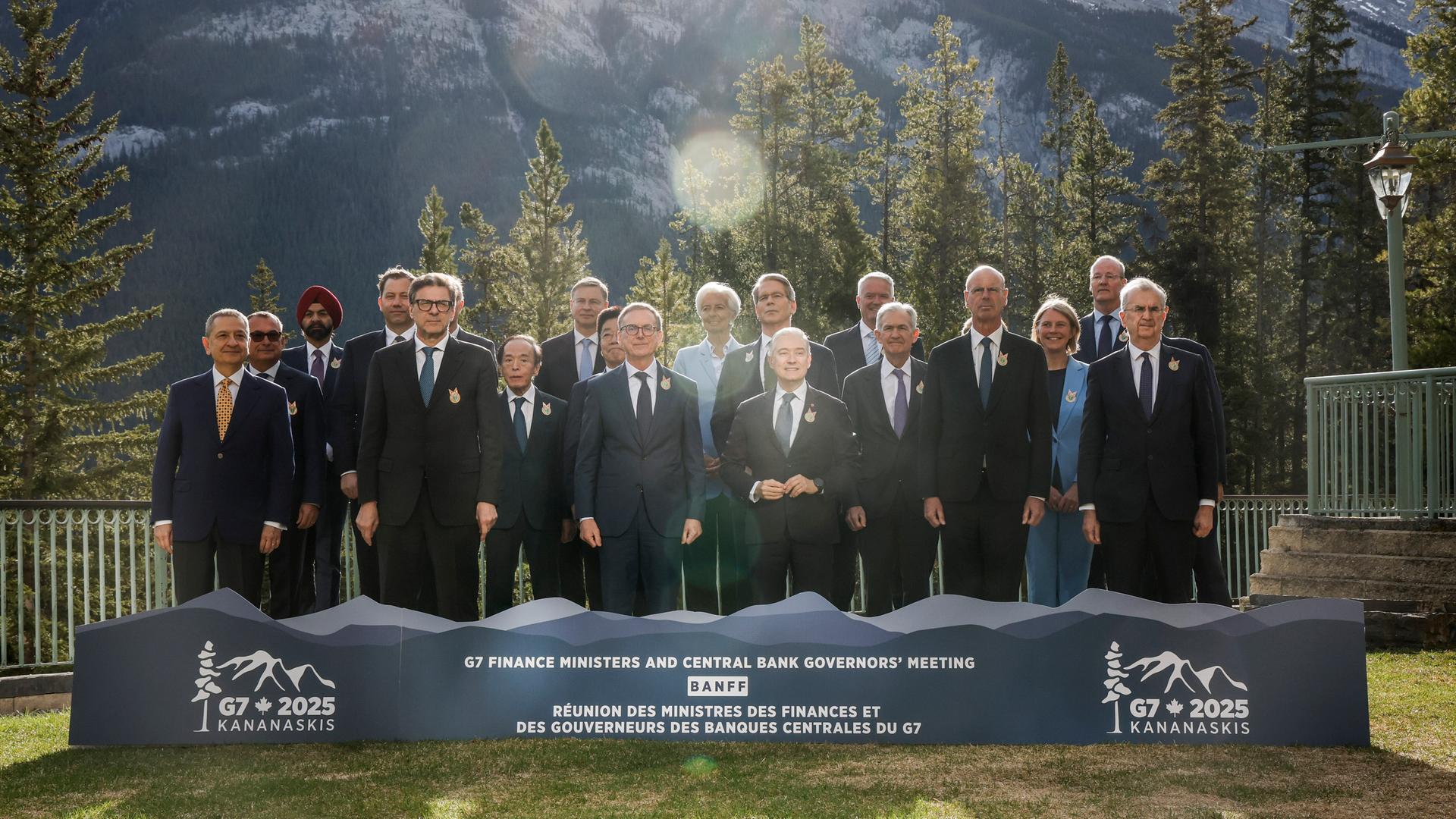 Klingbeil beim G7-Gipfel: Zwischen Diplomatie und wirtschaftlichen Herausforderungen